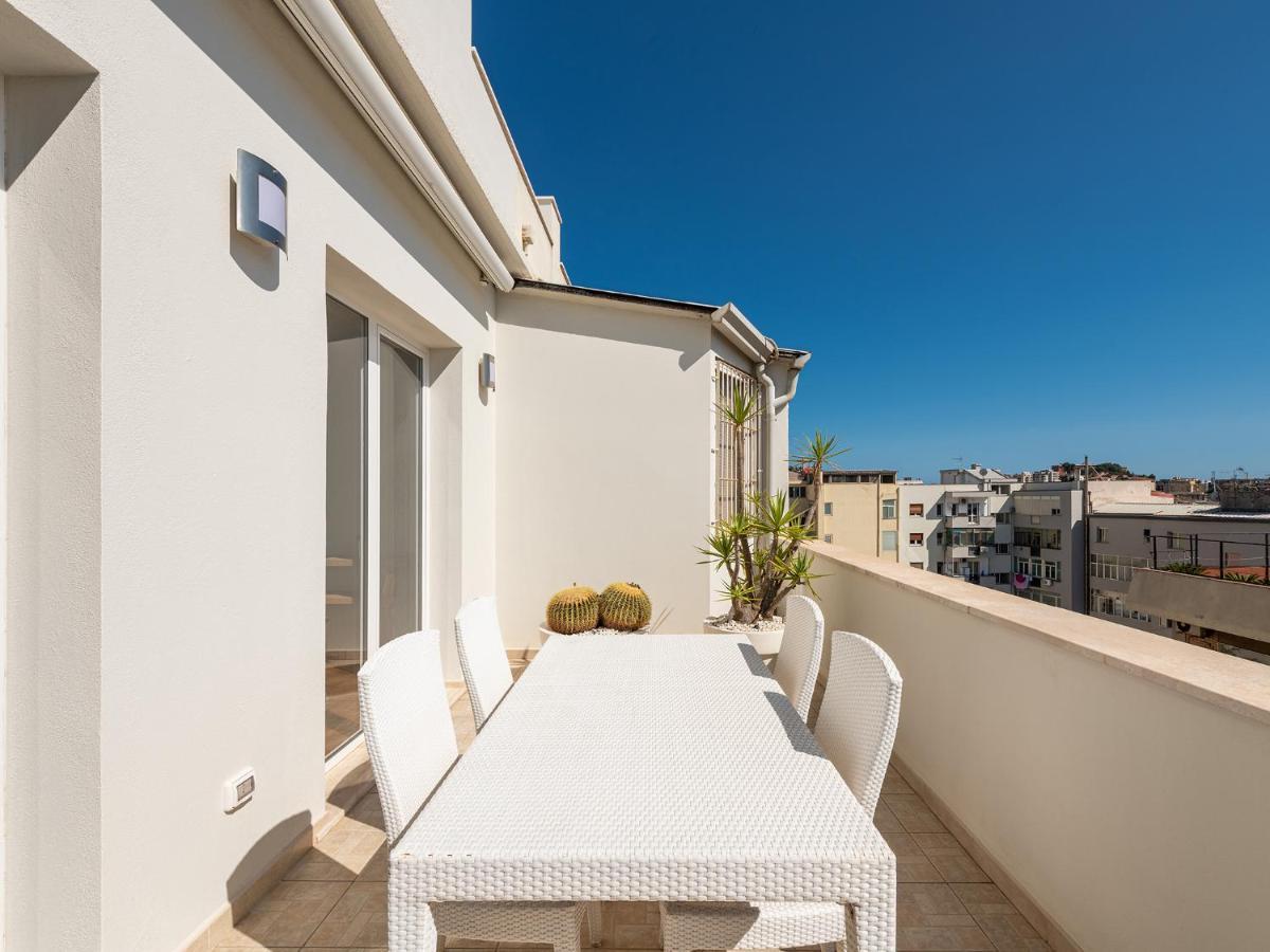 Penthouse Center Apartment Cagliari Exterior photo